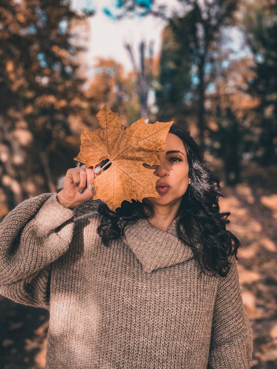 Luxe Fall Beauty: Discover the Best PEG-Free High-End Makeup for Stunning Autumn Looks